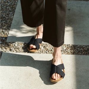 Jenni Kayne Cotton Crossover Sandal EUC